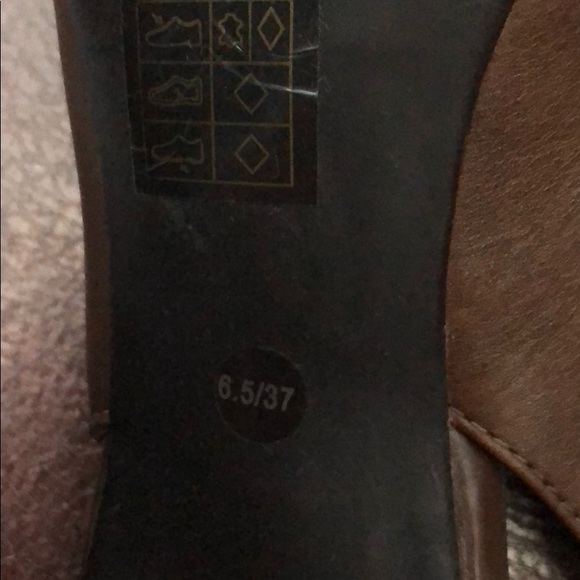 Heels - Picture 4 of 4